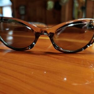 ICON 10082 Cat Eye Sunglasses